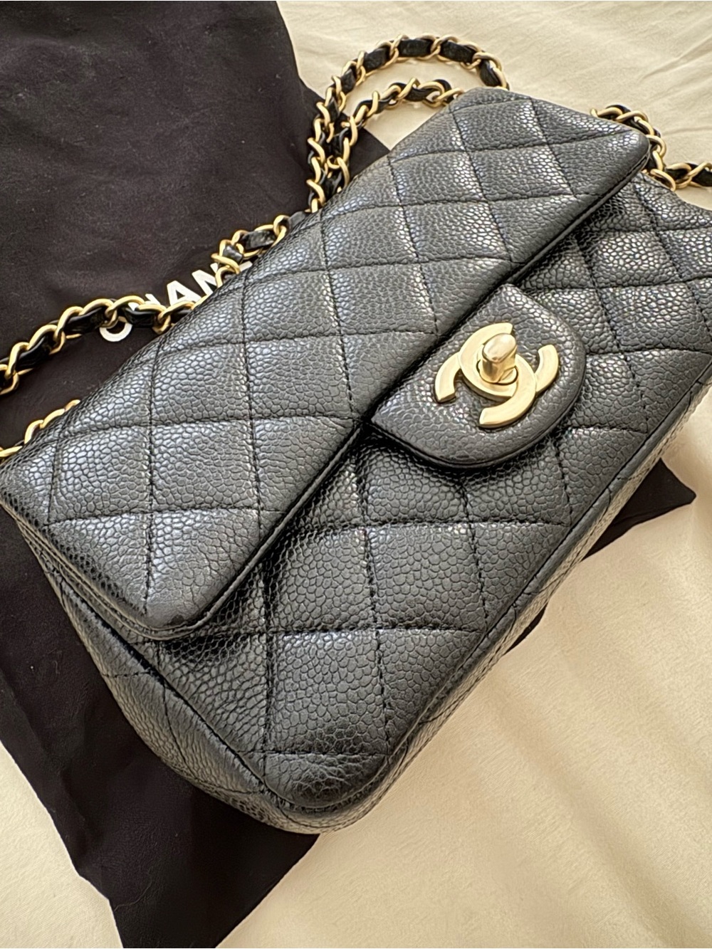 Chanel mini rectangular flap in Caviar - Picture 3 of 9